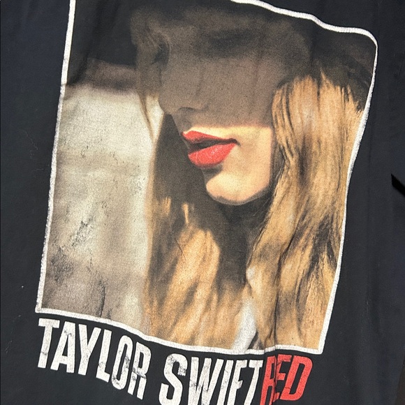 Taylor Swift Red - Picture 2 of 4